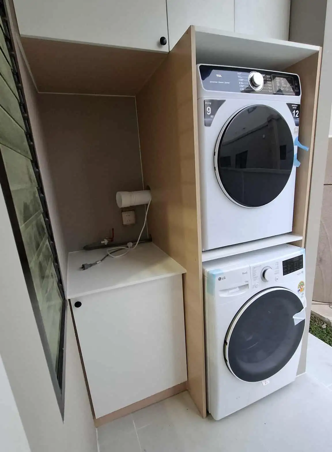 ไอเดียติดตั้ง เครื่องซักผ้า lg ฝาหน้า 15 kg แบบวางซ้อน ประหยัดพื้นที่
